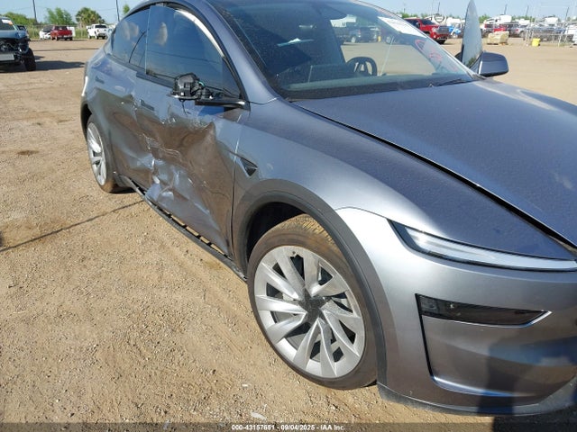 2026 TESLA MODEL Y 7SAYGDEE7TA405272 Photo 5