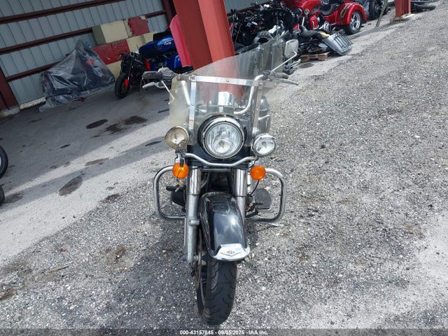 1HD1FHM18GB629877 Harley-Davidson Police Road King