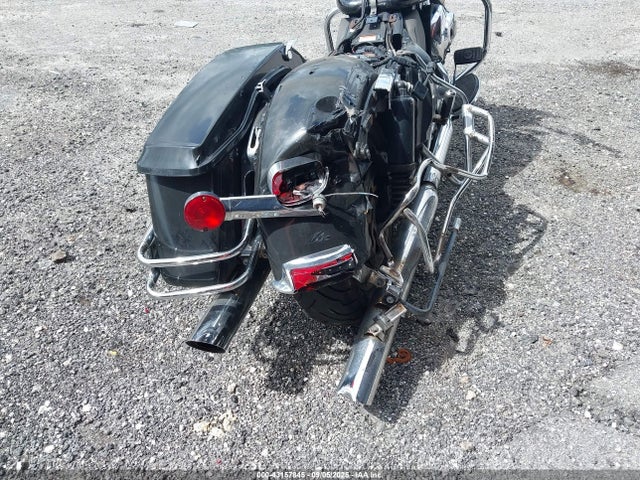 1HD1FHM18GB629877 Harley-Davidson Police Road King