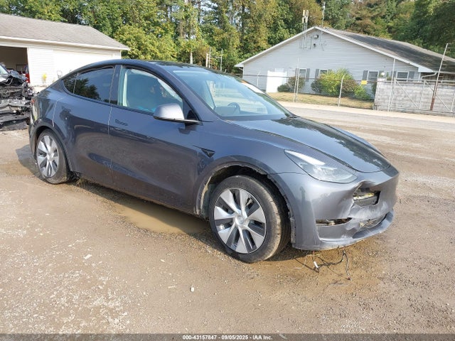 2023 TESLA MODEL Y 7SAYGAEE5PF829394 Photo 0