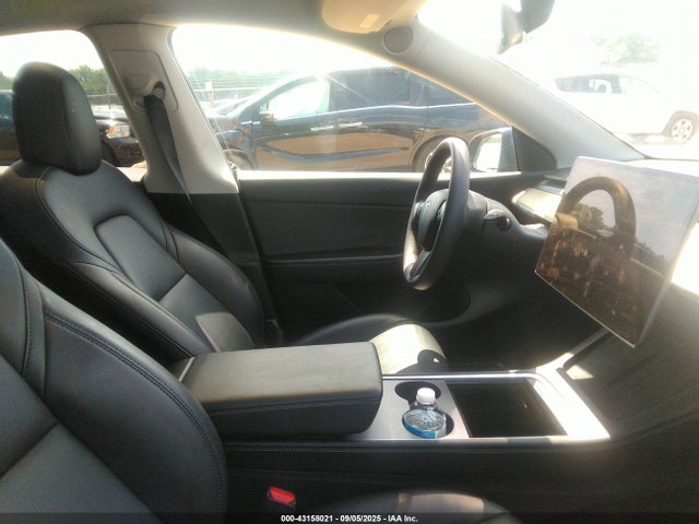 2021 TESLA MODEL Y 5YJYGDEEXMF300985 Photo 4