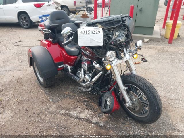 2018 HARLEY-DAVIDSON FLHTCUTG 1HD1MAD13JB857841