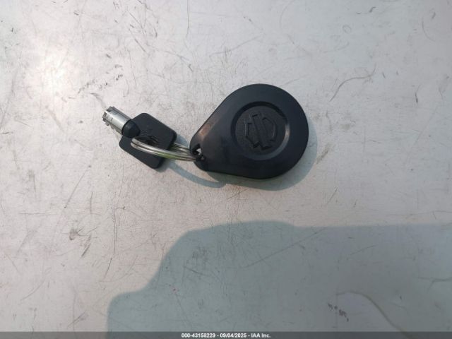 2018 HARLEY-DAVIDSON FLHTCUTG 1HD1MAD13JB857841 Photo 10