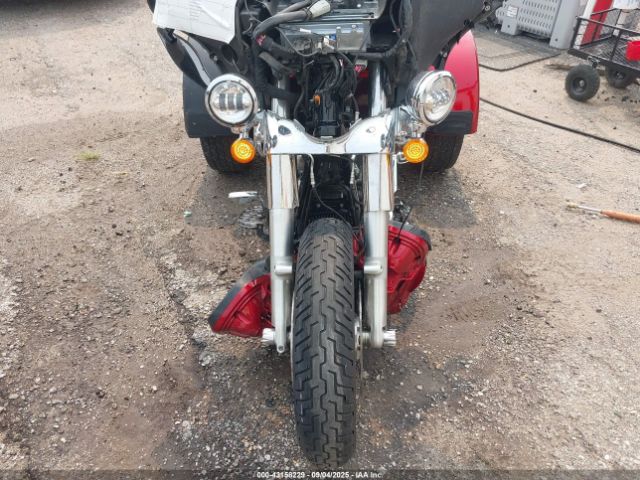 2018 HARLEY-DAVIDSON FLHTCUTG 1HD1MAD13JB857841 Photo 4