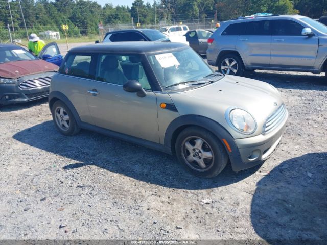 2010 MINI COOPER WMWMF3C52ATZ25224 Photo 0