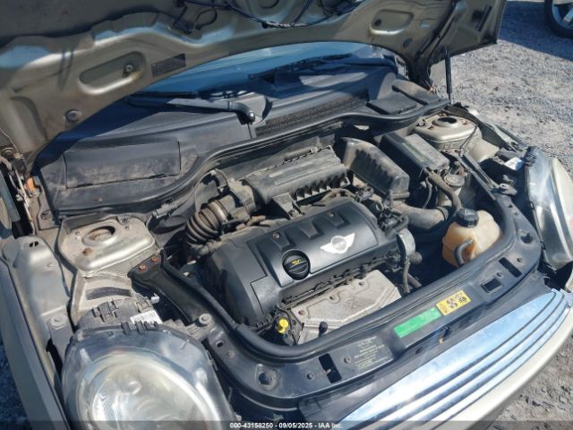 2010 MINI COOPER WMWMF3C52ATZ25224 Photo 9