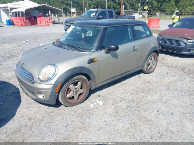 2010 MINI COOPER WMWMF3C52ATZ25224 Photo 1