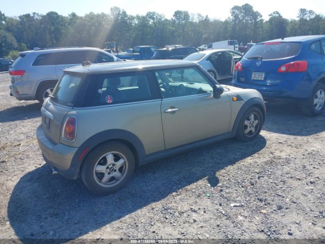 2010 MINI COOPER WMWMF3C52ATZ25224 Photo 3