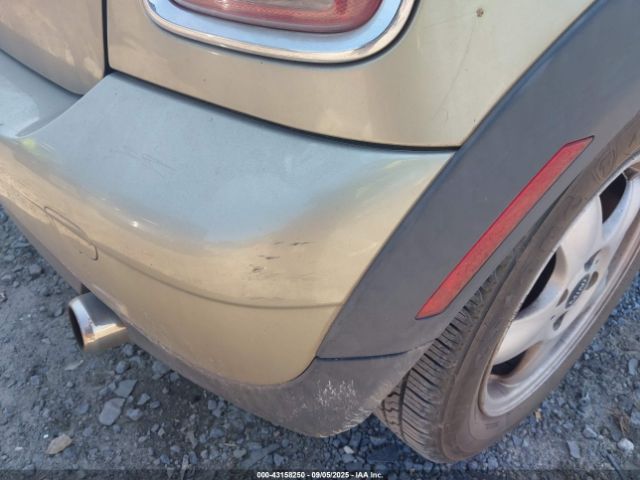 2010 MINI COOPER WMWMF3C52ATZ25224 Photo 5