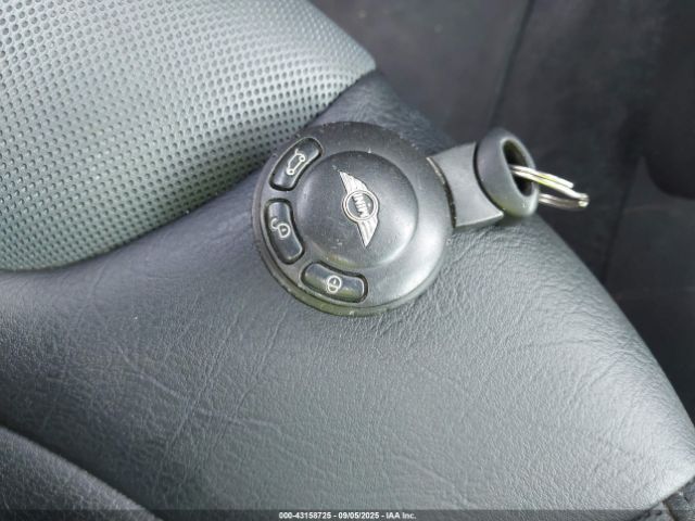 2007 MINI COOPER S WMWMF73557TL84184 Photo 10