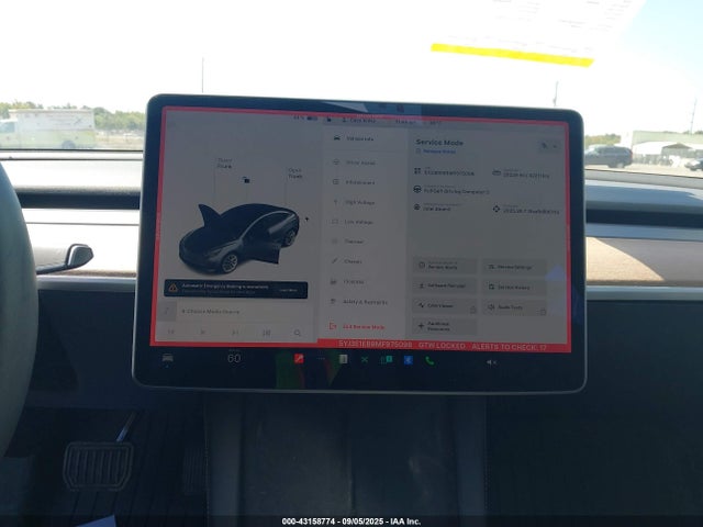 5YJ3E1EB9MF975098 Tesla 2021
