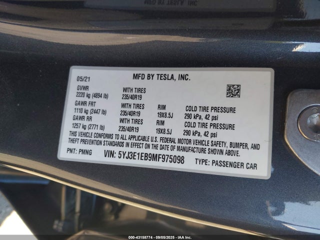 5YJ3E1EB9MF975098 Tesla 2021