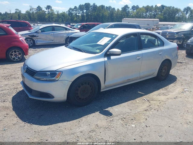 3VWD17AJ0EM244912 Volkswagen Jetta