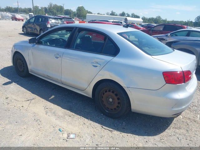 3VWD17AJ0EM244912 Volkswagen Jetta