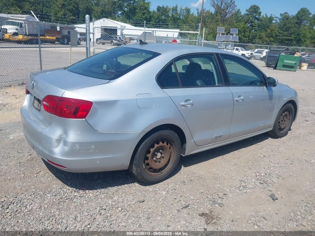 3VWD17AJ0EM244912 Volkswagen Jetta