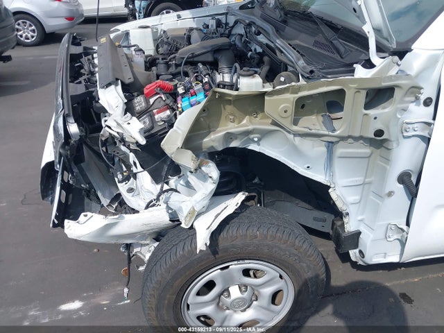 Toyota 2tr-fe 2015 5TFTX4CN0FX053465 Image 17