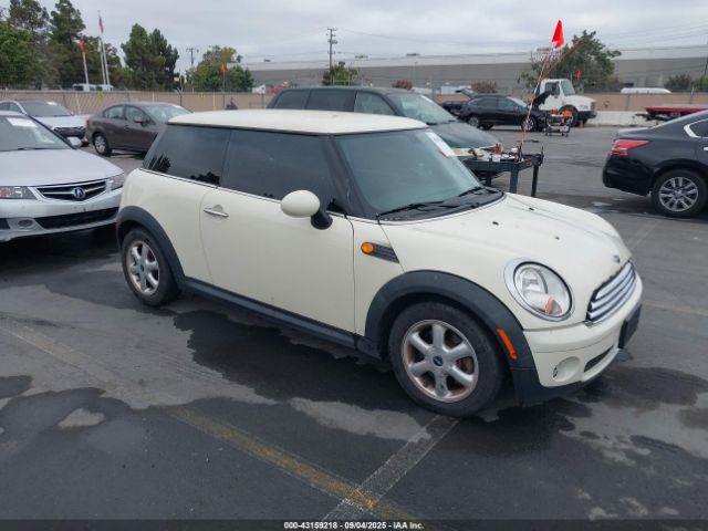 2010 MINI COOPER WMWMF3C54ATZ62663 Photo 0