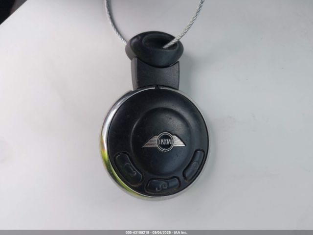 2010 MINI COOPER WMWMF3C54ATZ62663 Photo 10