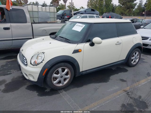 2010 MINI COOPER WMWMF3C54ATZ62663 Photo 1