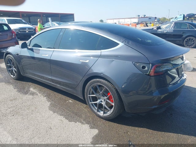 2019 TESLA MODEL 3 5YJ3E1EB3KF213978 Photo 2