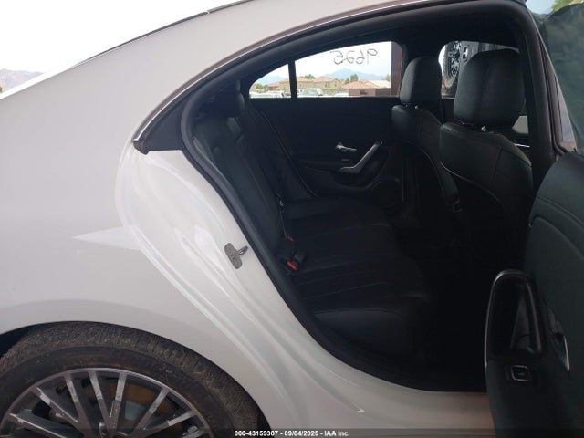 W1K5J4GB5SN511653 Mercedes-Benz m260