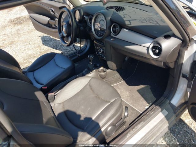 2011 MINI COOPER WMWSU3C53BT253642 Photo 4
