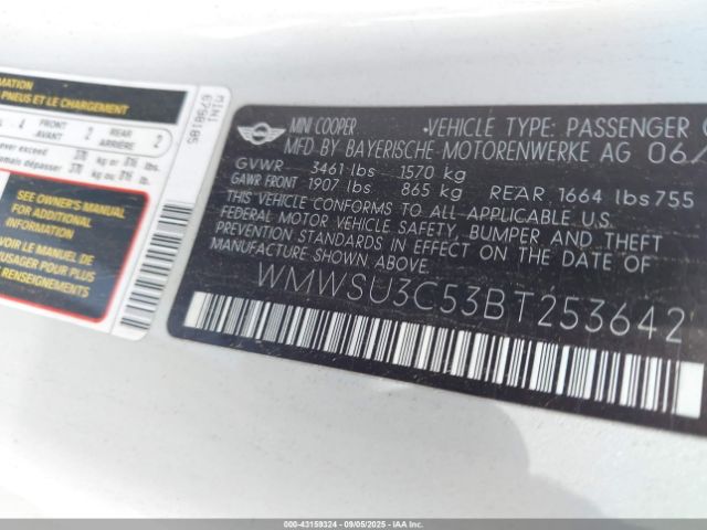 2011 MINI COOPER WMWSU3C53BT253642 Photo 8