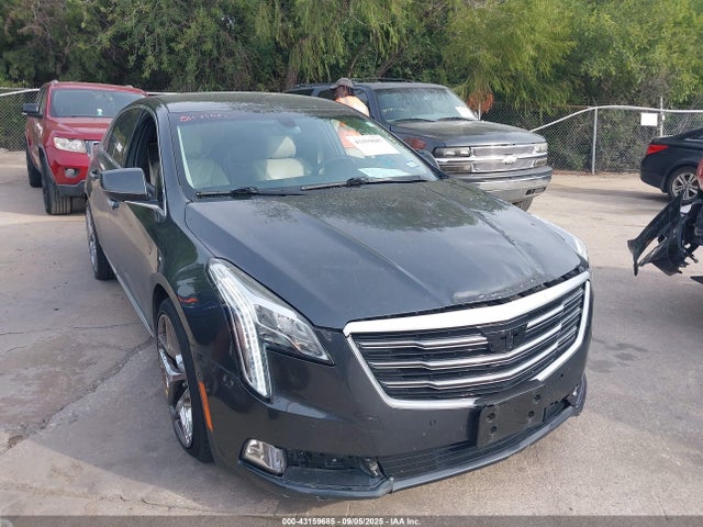 2018 CADILLAC XTS 2G61M5S32J9161716 Photo 0