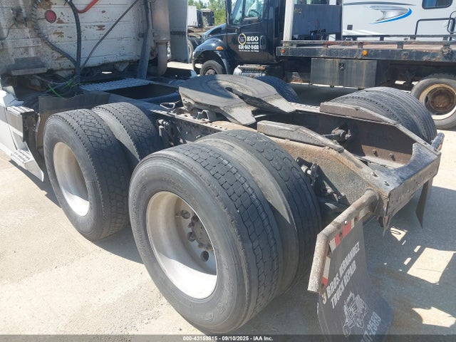 43159815 :رقم المزاد ، 4V4NC9TJ25N370645 vin ، 2005 Volvo Vn Vnl مزاد بيع