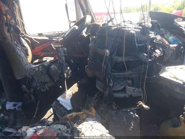 43159815 :رقم المزاد ، 4V4NC9TJ25N370645 vin ، 2005 Volvo Vn Vnl مزاد بيع