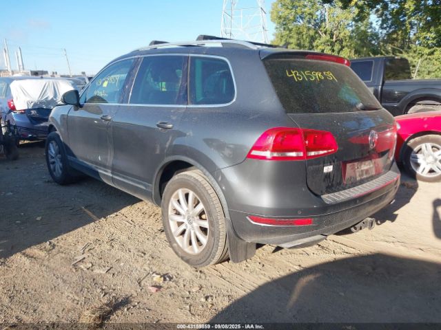 2012 VOLKSWAGEN TOUAREG WVGFF9BP7CD000058 Photo 2
