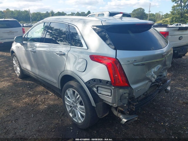 2019 CADILLAC XT5 1GYKNFRS0KZ133707 Photo 2