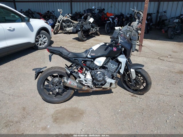 JH2SC8018JK000025 Honda Rc88e-6200001