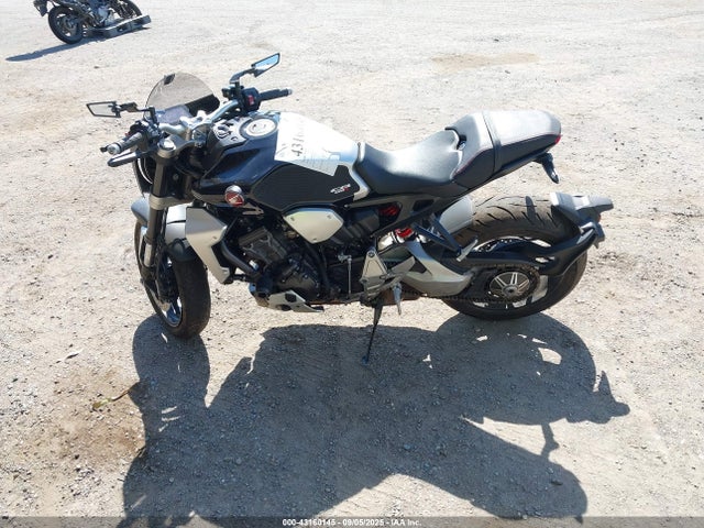 JH2SC8018JK000025 Honda Rc88e-6200001