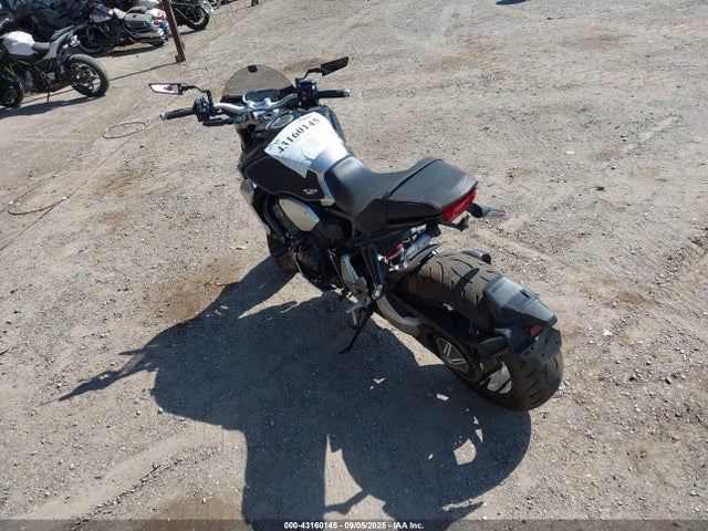 JH2SC8018JK000025 Honda Rc88e-6200001