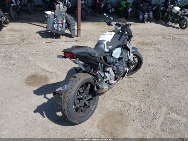 JH2SC8018JK000025 Honda Rc88e-6200001