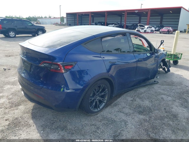 2025 TESLA MODEL Y 7SAYGDED6SF265501 Photo 3