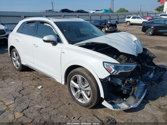 2022 AUDI Q3 WA1EECF37N1090169 Photo 0