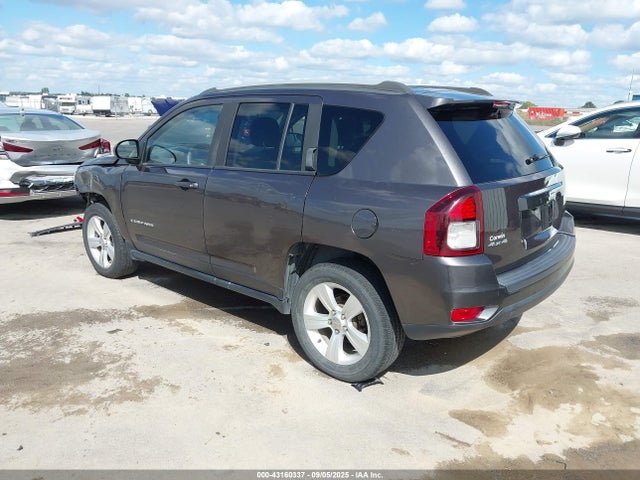 Jeep 2015 2015 1C4NJDBB8FD381526 Image 3