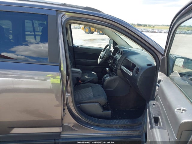 Jeep 2015 2015 1C4NJDBB8FD381526 Image 5
