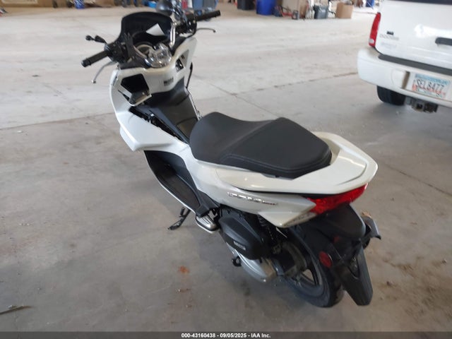 RLHKF180XJY301685 Honda Kf18e-5000001