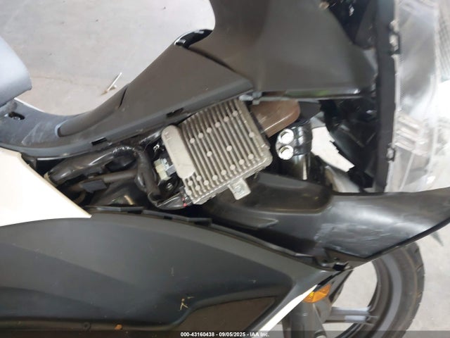 RLHKF180XJY301685 Honda Kf18e-5000001