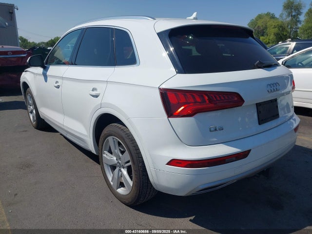 2019 AUDI Q5 WA1ANAFY1K2090351 Photo 2