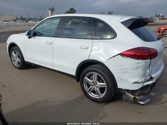 Porsche Cayenne 2016 WP1AA2A21GLA11027 Image 3