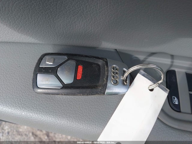 2017 AUDI A4 WAUENAF48HN035985 Photo 10