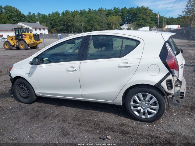 JTDKDTB37F1102338 Toyota 1nz-fxe+1lm