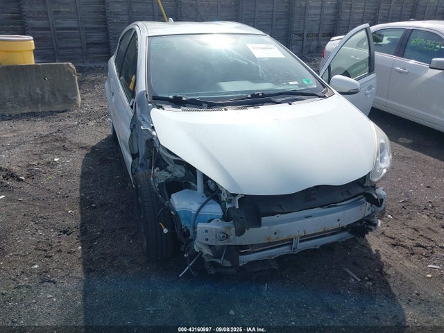 JTDKDTB37F1102338 Toyota 1nz-fxe+1lm