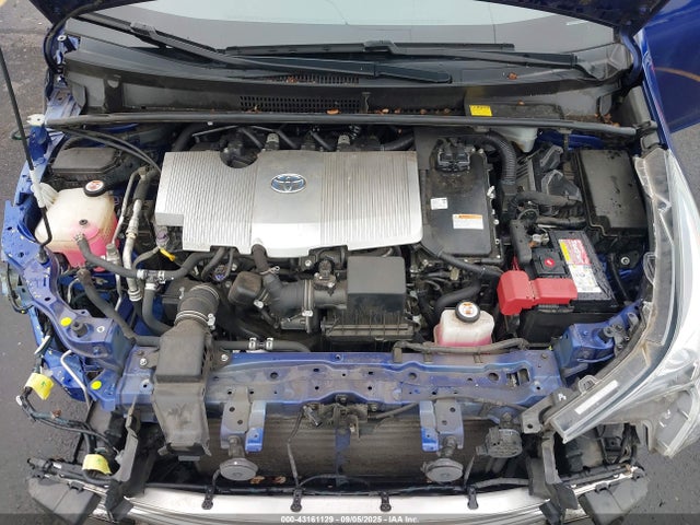 JTDKARFU0H3537983 Toyota Prius Three Touring