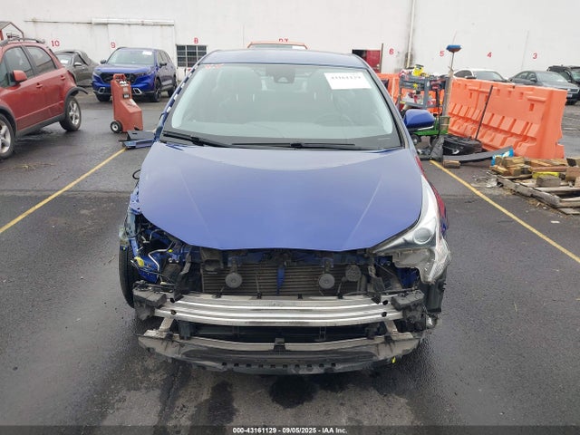 JTDKARFU0H3537983 Toyota Prius Three Touring