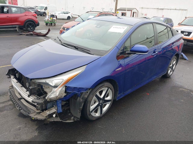 JTDKARFU0H3537983 Toyota Prius Three Touring